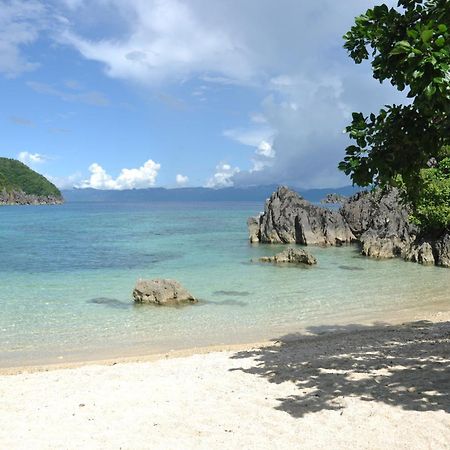 Tugawe Cove Resort Colongcocon Bagian luar foto