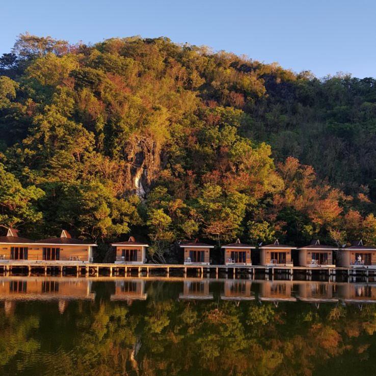 Tugawe Cove Resort Colongcocon Bagian luar foto