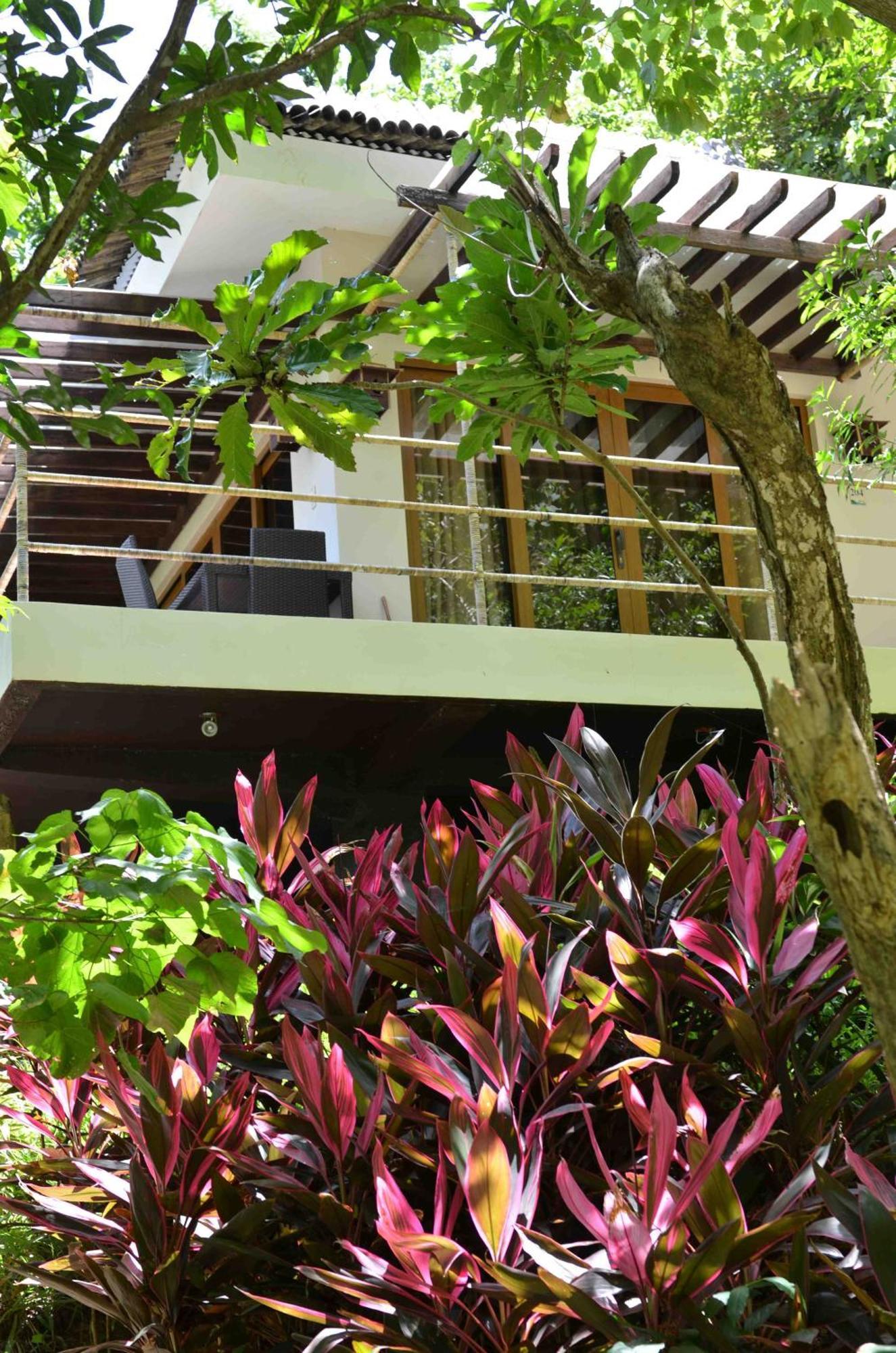 Tugawe Cove Resort Colongcocon Bagian luar foto