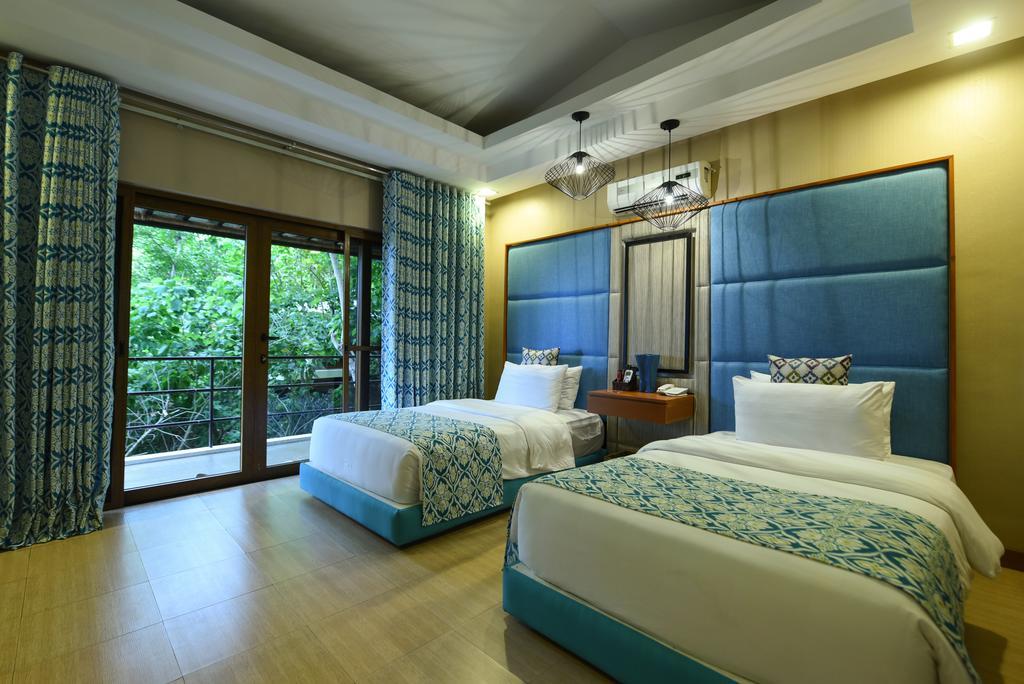 Tugawe Cove Resort Colongcocon Bagian luar foto