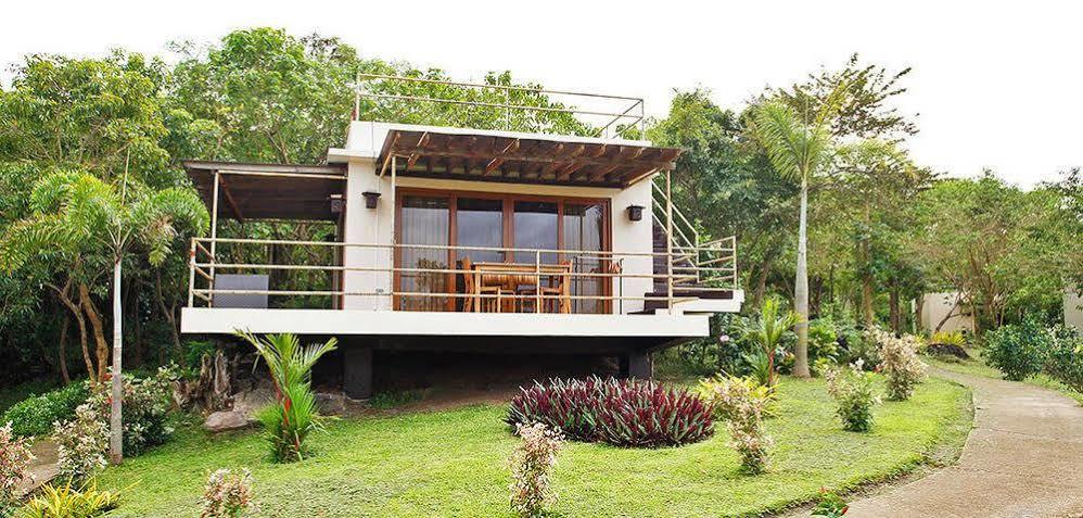 Tugawe Cove Resort Colongcocon Bagian luar foto